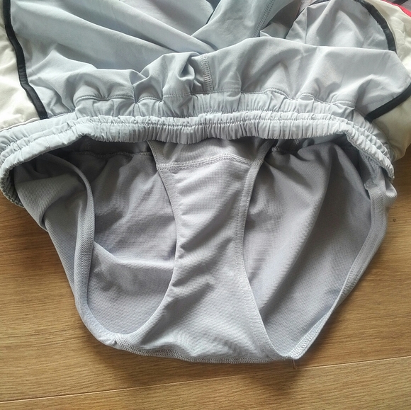 Lululemon Super Squad Shorts - Picture 4 of 5